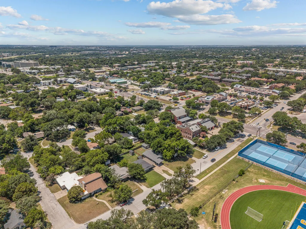 4509 Donnelly Avenue Fort Worth TX 76107