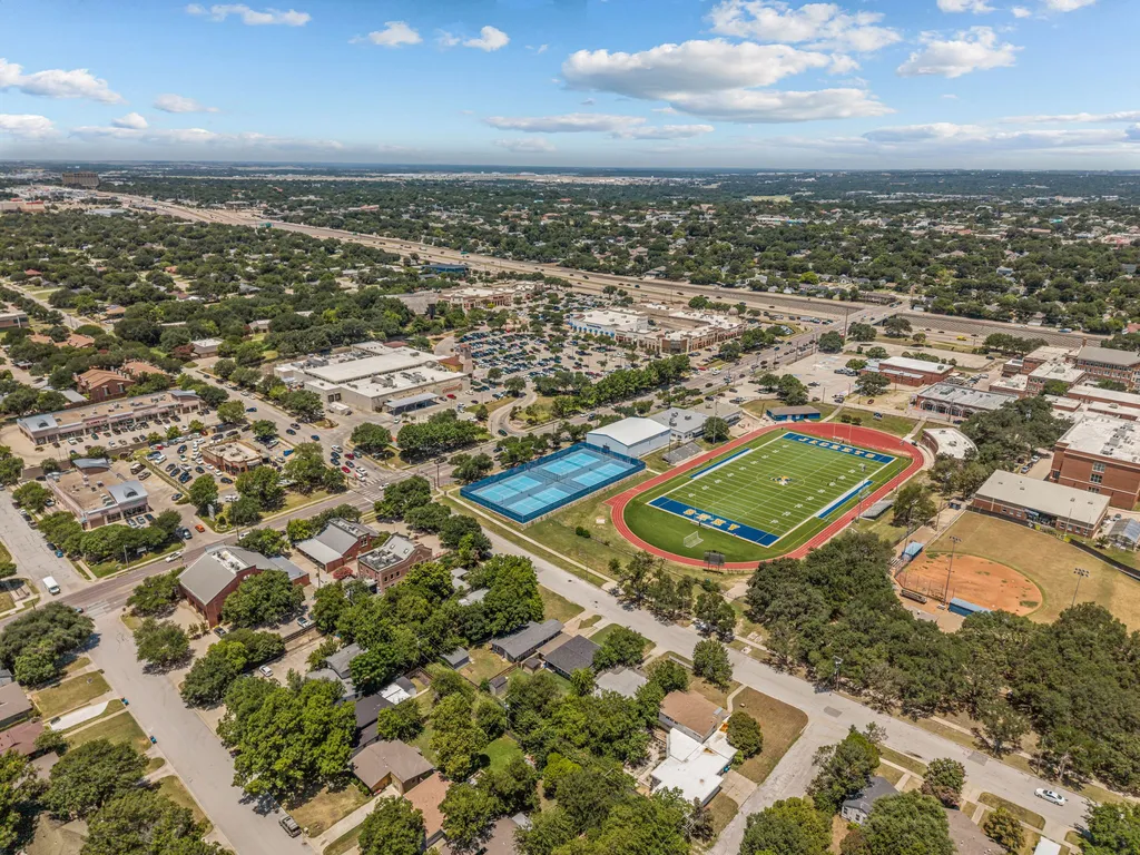 4509 Donnelly Avenue Fort Worth TX 76107