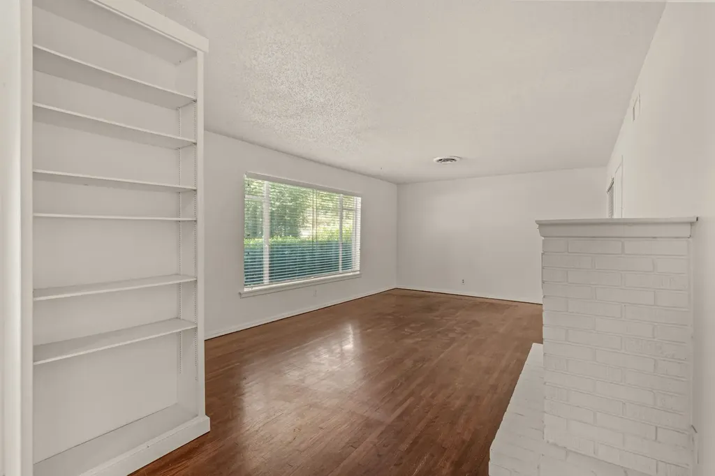 4509 Donnelly Avenue Fort Worth TX 76107