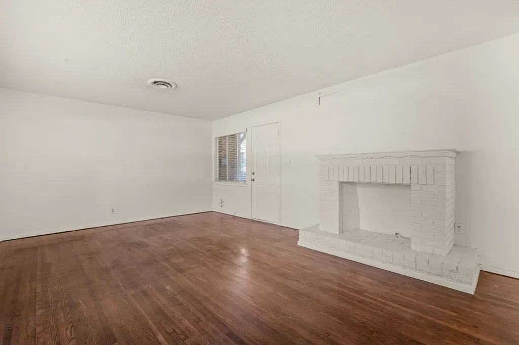 4509 Donnelly Avenue Fort Worth TX 76107