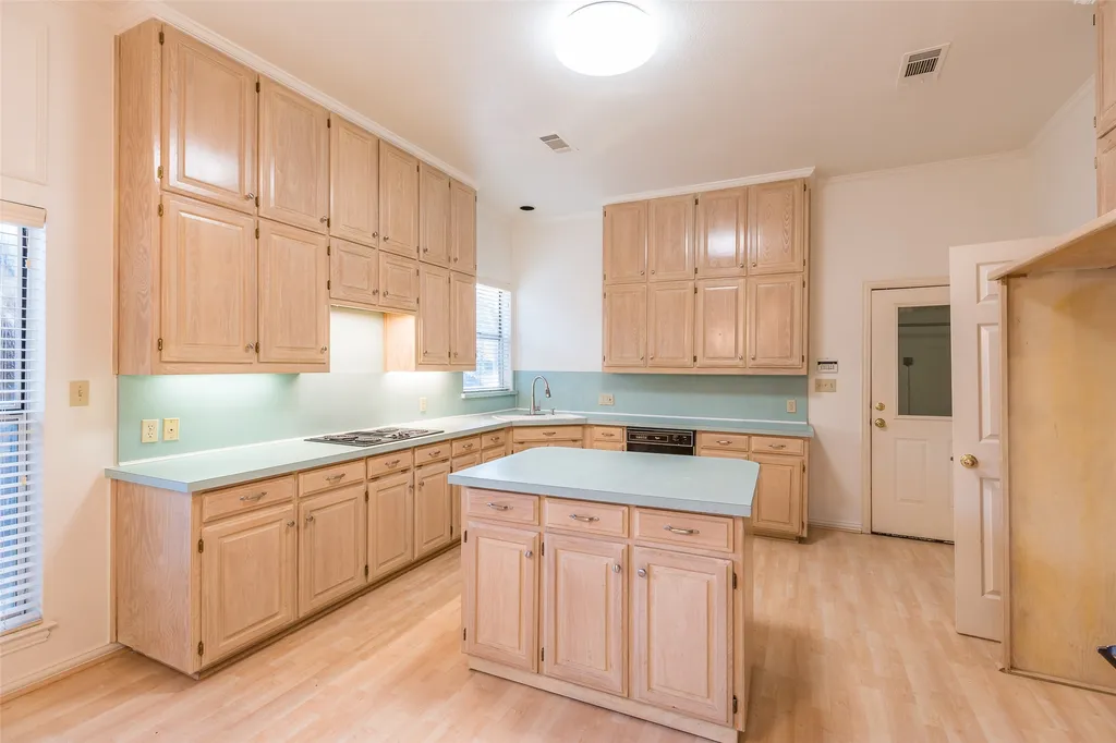 2411 Cross Timbers Trail Arlington TX 76006