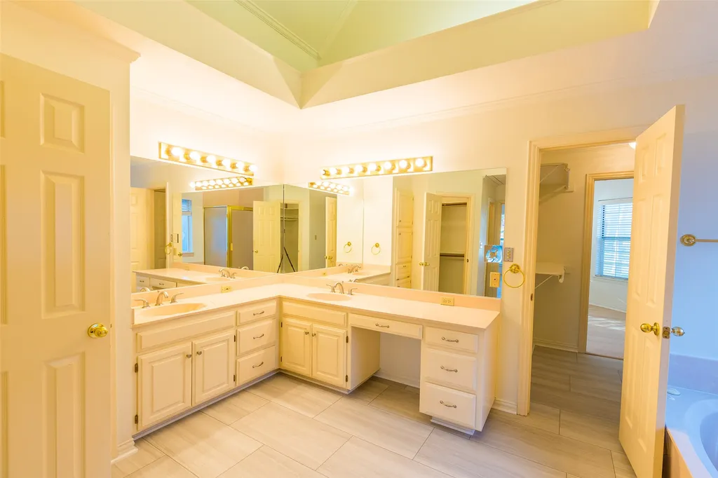 2411 Cross Timbers Trail Arlington TX 76006