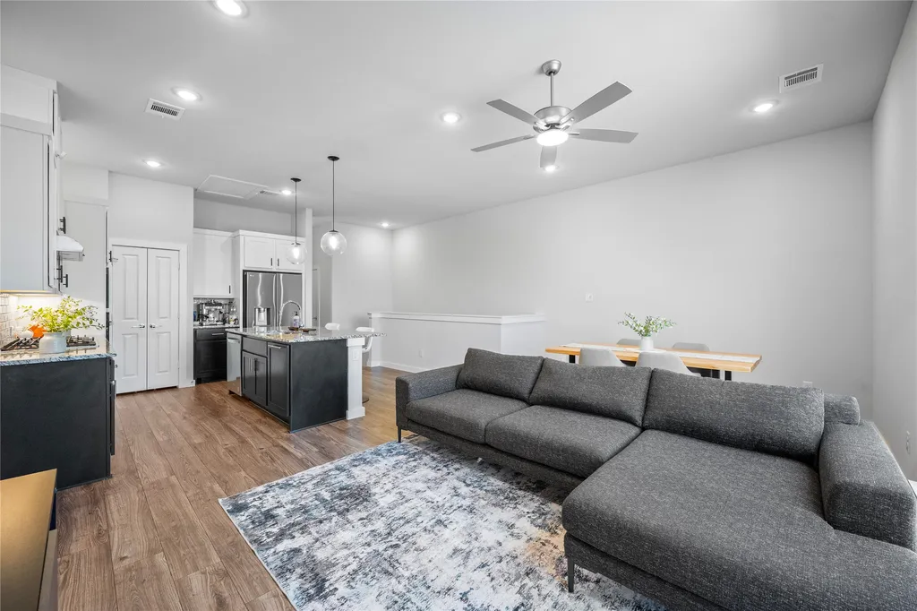 3456 Red Moon Way Richardson TX 75082