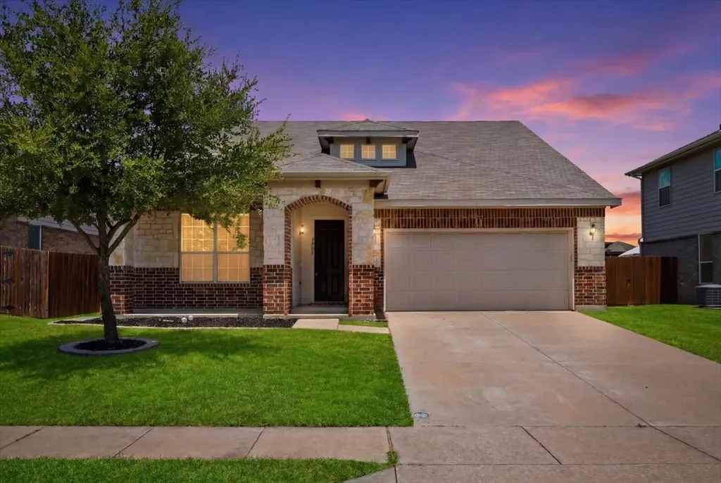 3905 Polar Brook Drive Fort Worth TX 76244