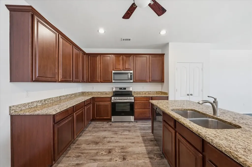 3905 Polar Brook Drive Fort Worth TX 76244
