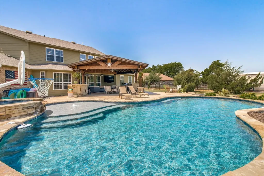 395 Pecan Court Nevada TX 75173