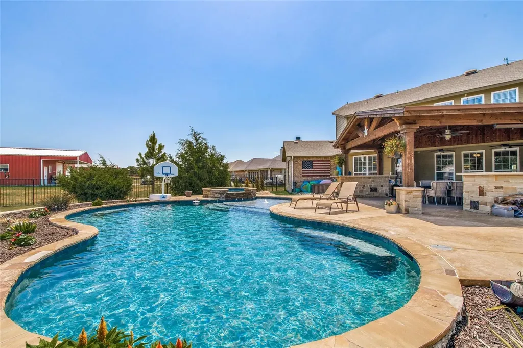 395 Pecan Court Nevada TX 75173