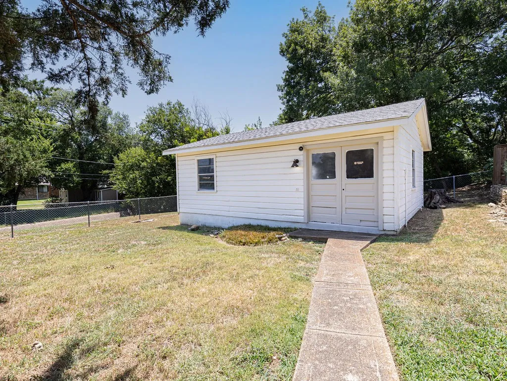 4805 Hildring Drive E Fort Worth TX 76109