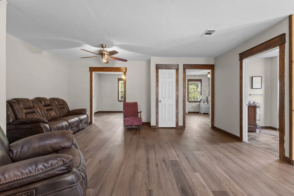 14847 N 3rd Street Scurry TX 75158