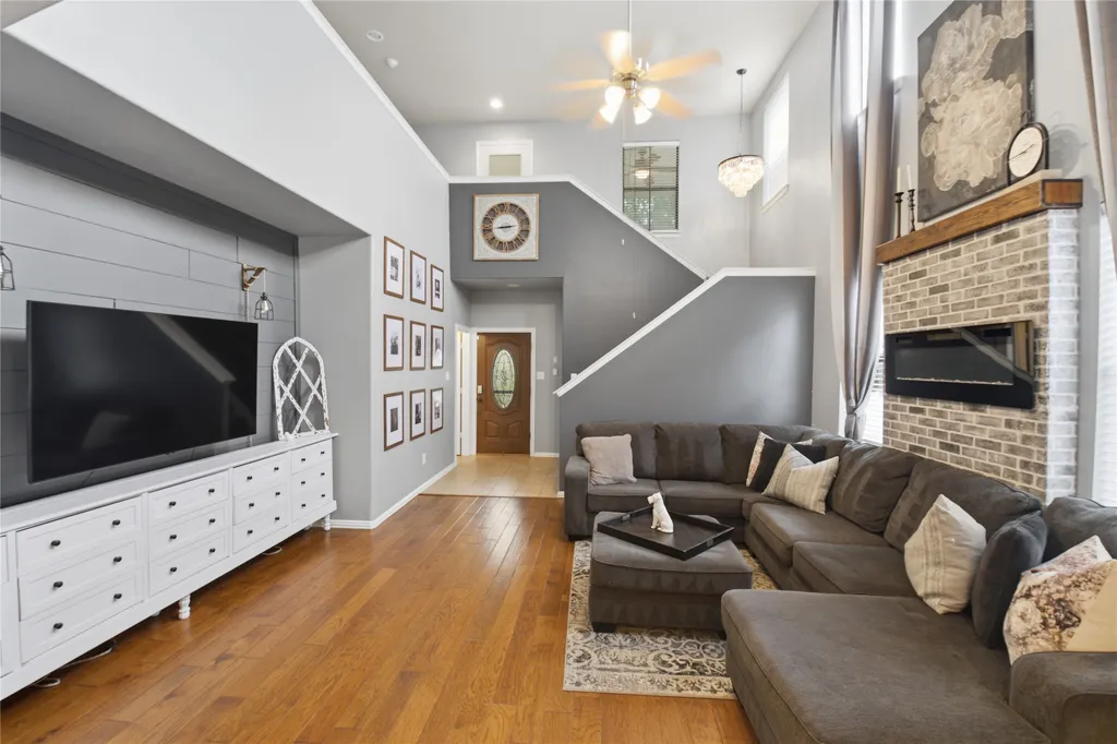 1232 Hayden Lane Savannah TX 76227