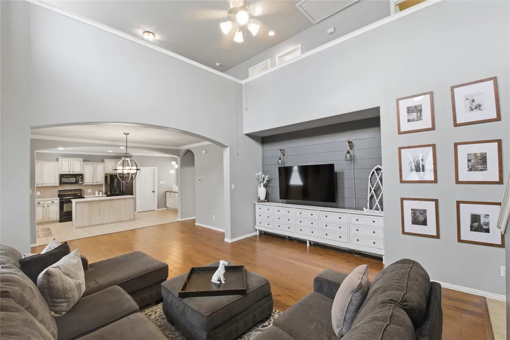 1232 Hayden Lane Savannah TX 76227
