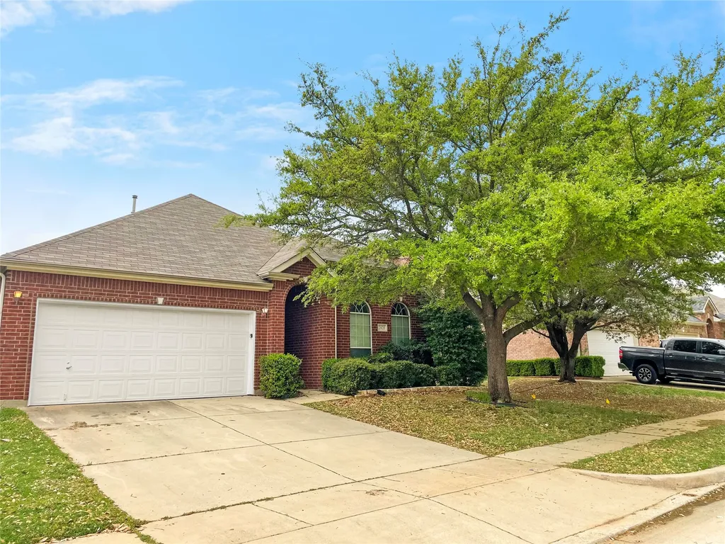 2820 Thorncreek Lane Fort Worth TX 76177