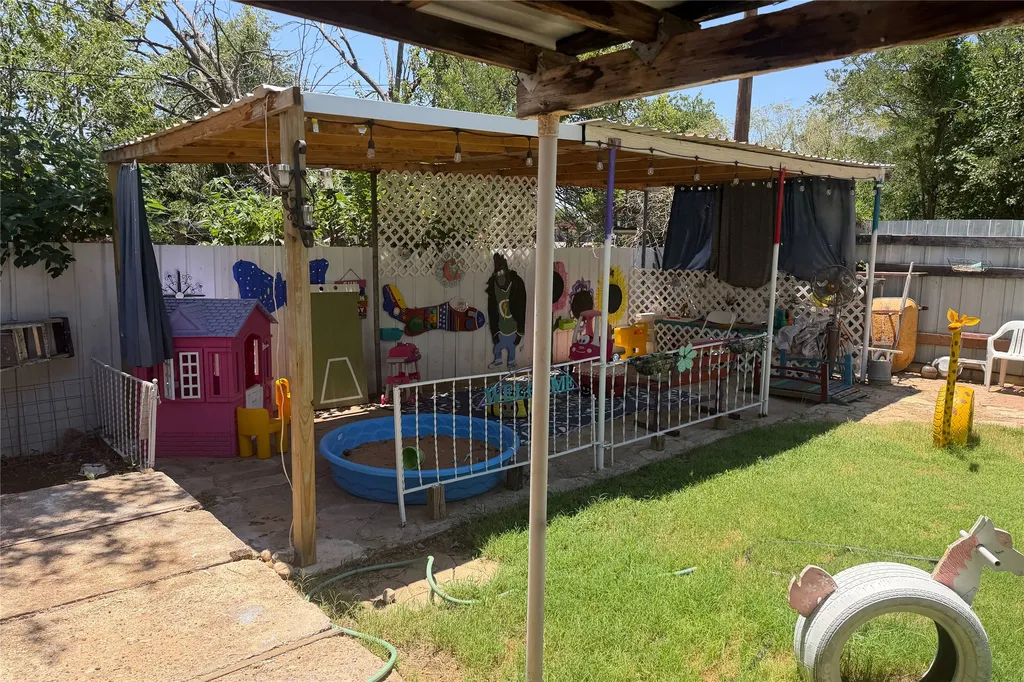 908 15th Street Paducah TX 79248
