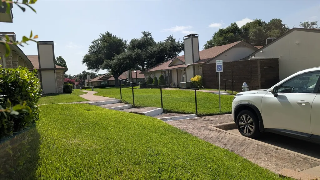 4426 Wind River Lane Garland TX 75042