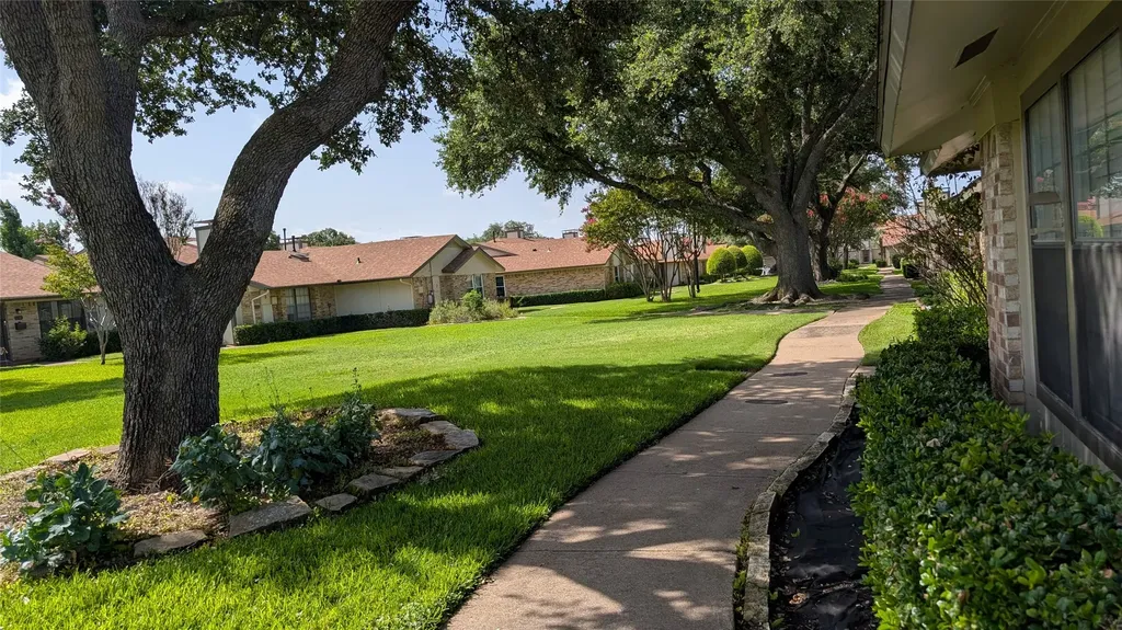 4426 Wind River Lane Garland TX 75042