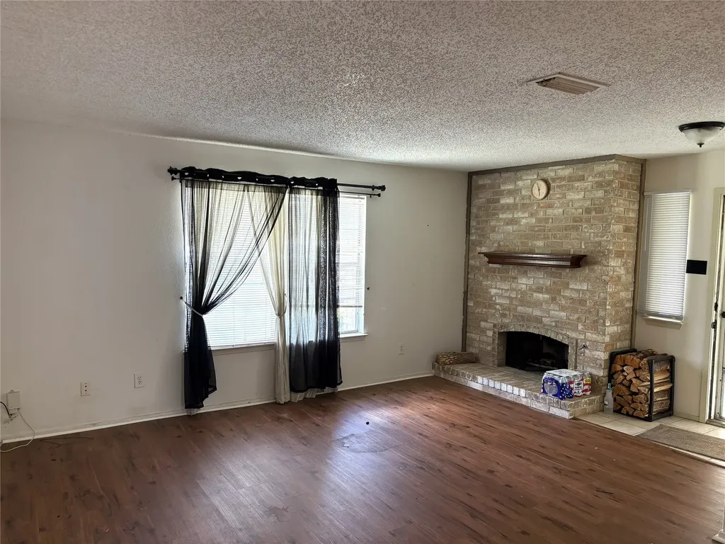4426 Wind River Lane Garland TX 75042