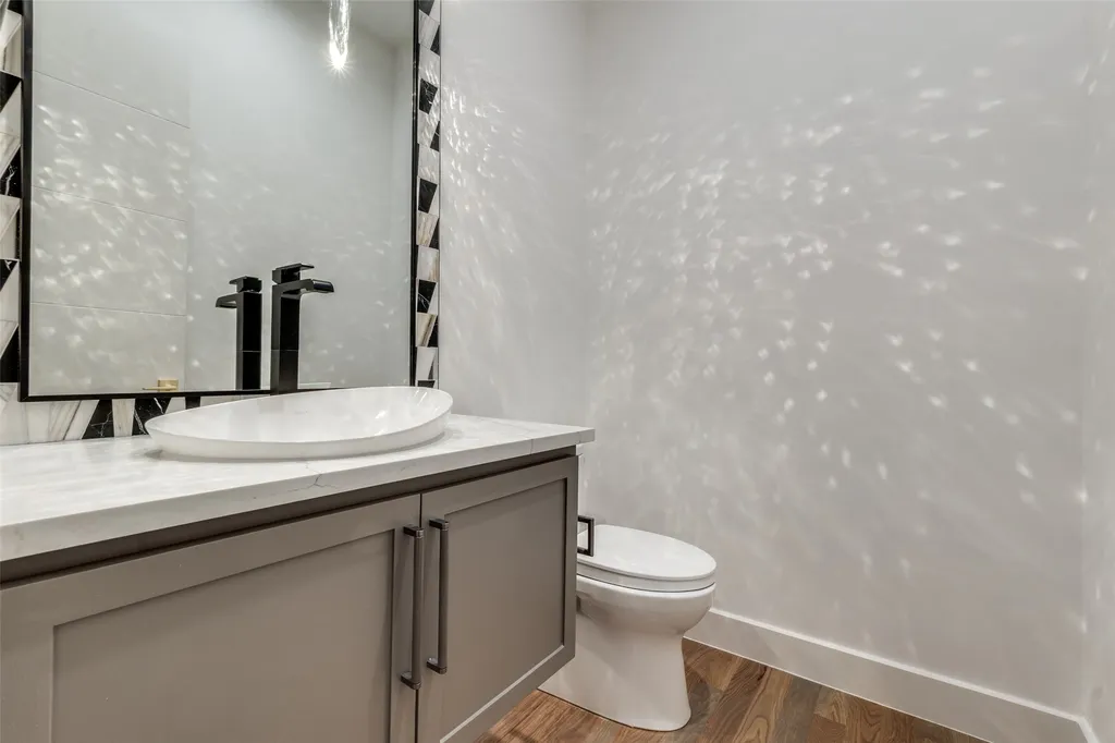 6006 Meadow Crest Dallas TX 75230