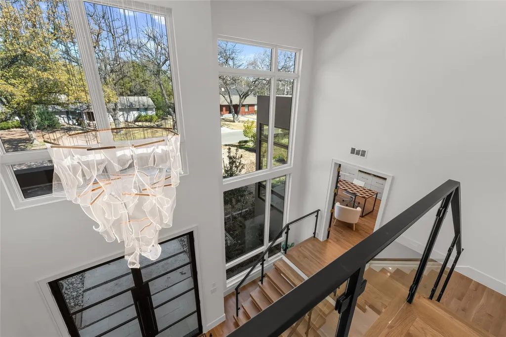 6006 Meadow Crest Dallas TX 75230