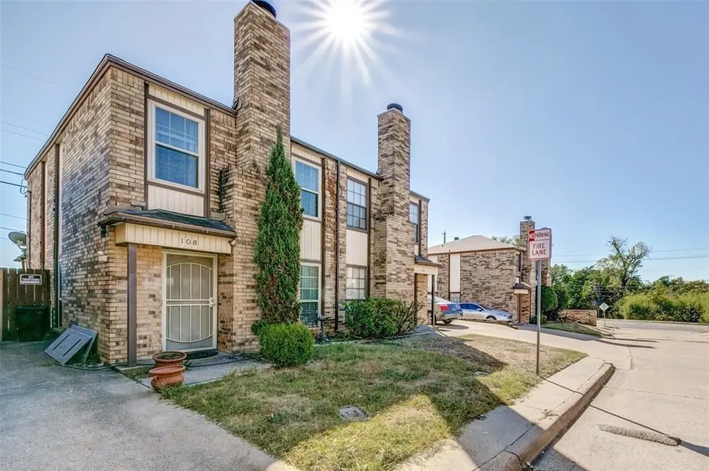108 Brookside Drive Duncanville TX 75137