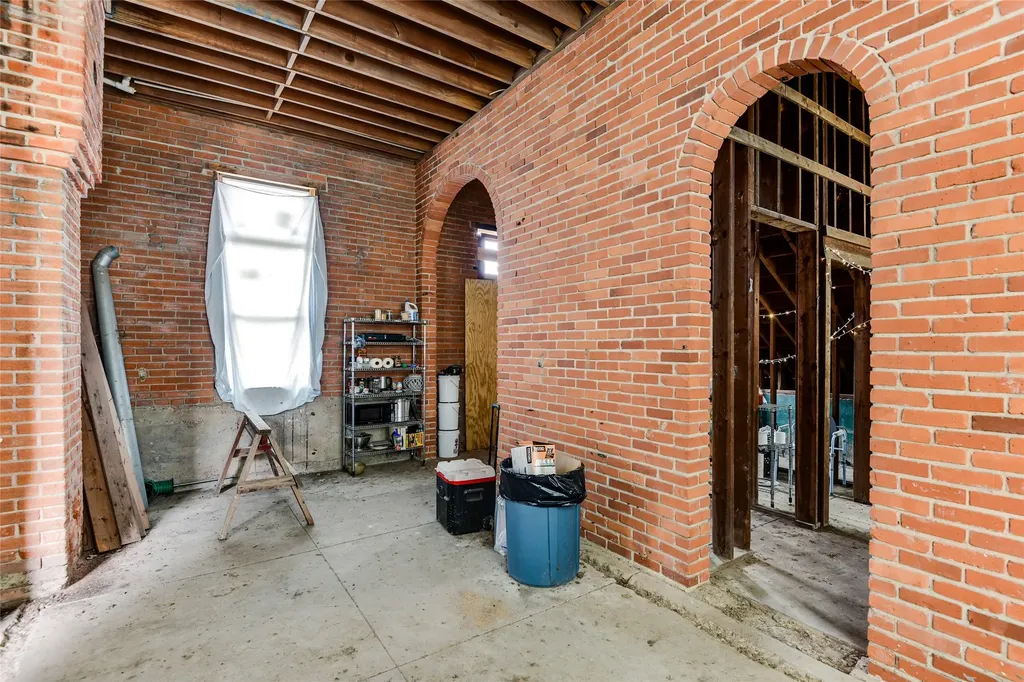 211 Main Street Rosser TX 75157