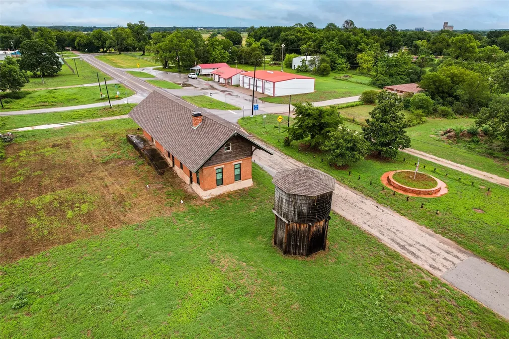 211 Main Street Rosser TX 75157