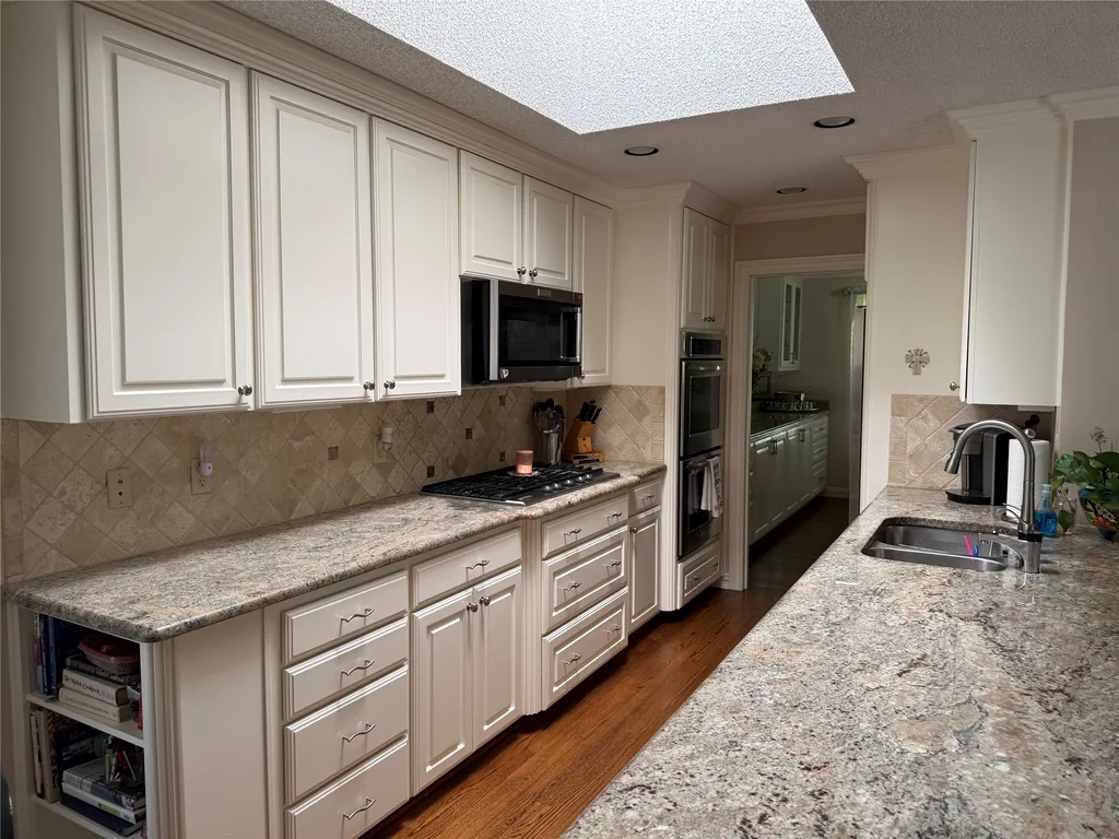 14635 Tanglewood Drive Farmers Branch TX 75234