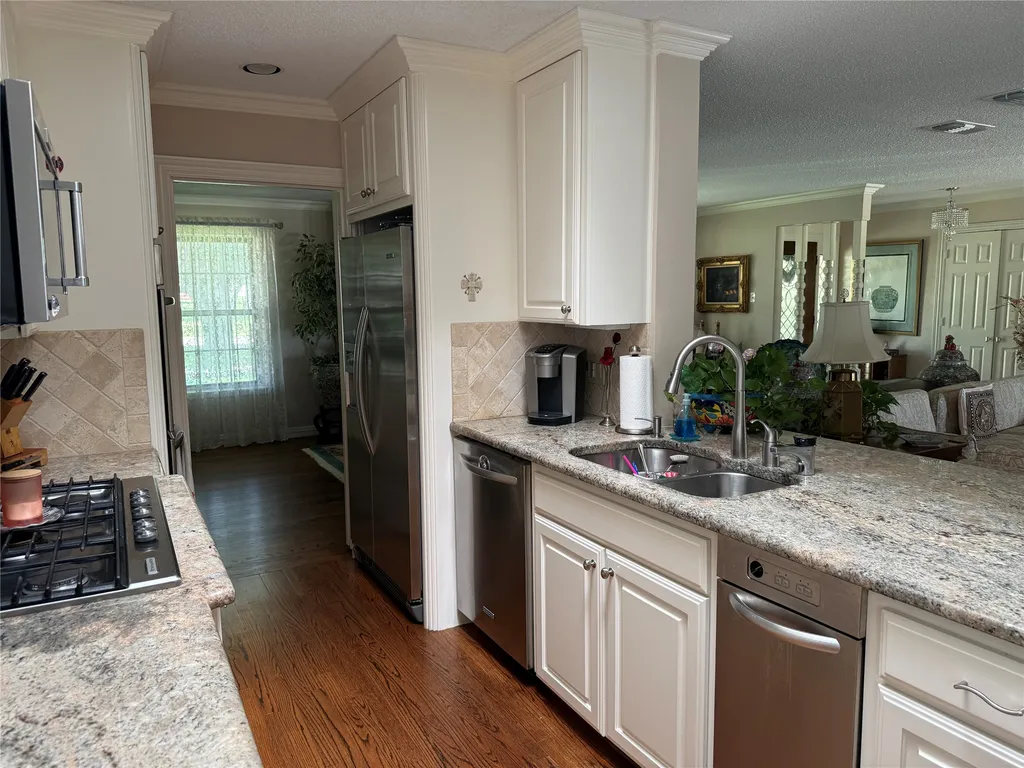 14635 Tanglewood Drive Farmers Branch TX 75234