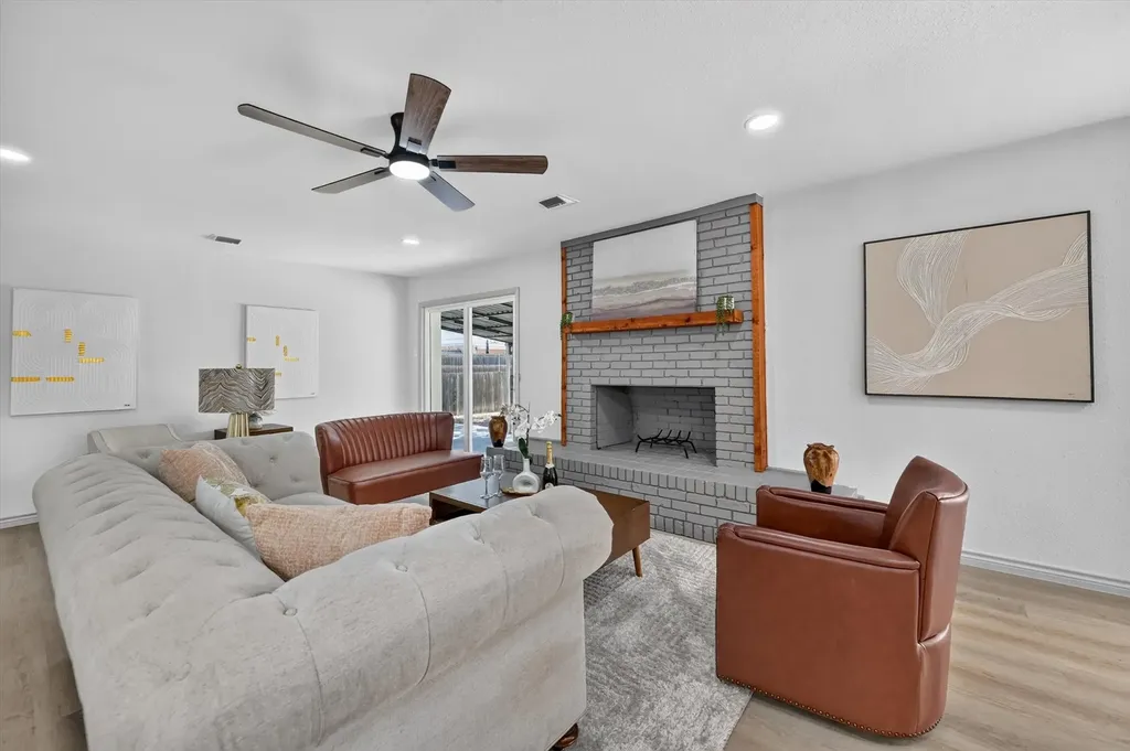 1620 Sunnybrook Drive Irving TX 75061