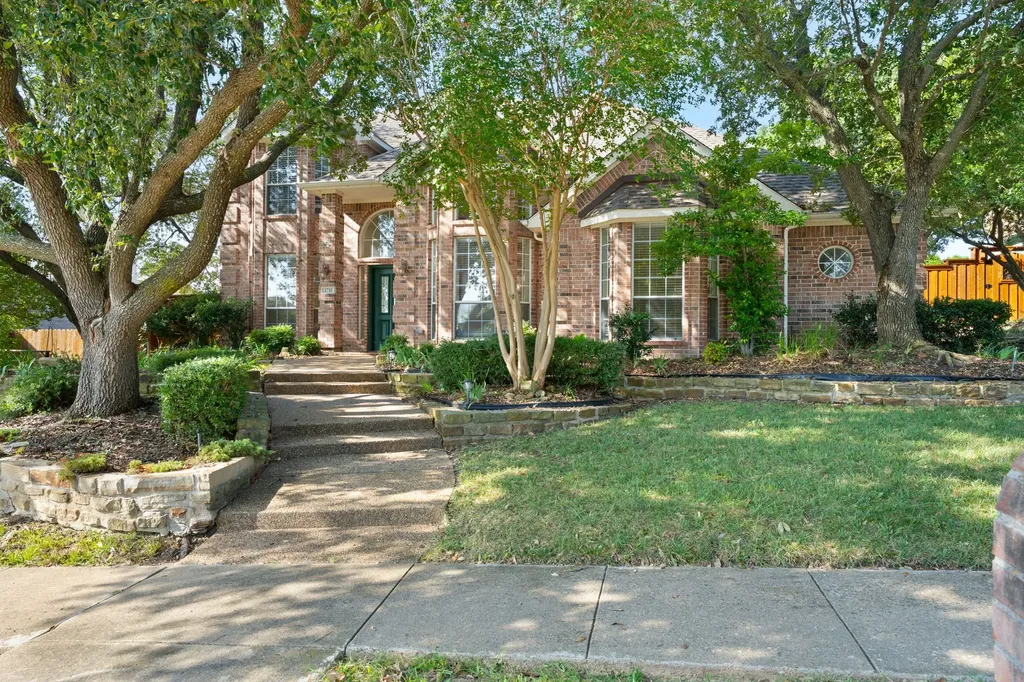 1718 Lake Bluff Drive Garland TX 75043