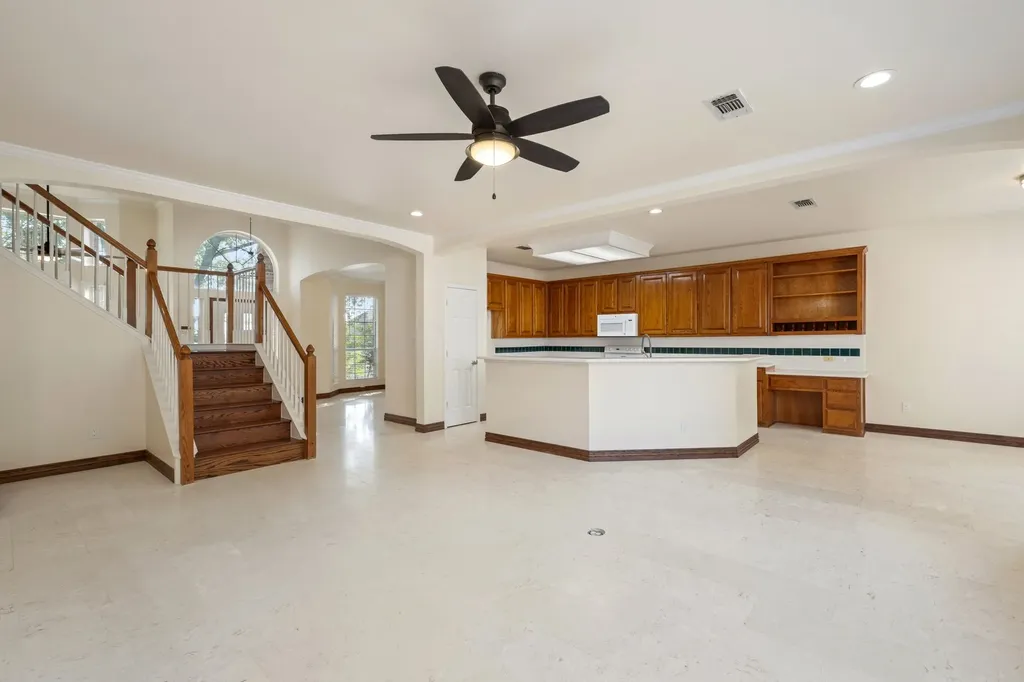 1718 Lake Bluff Drive Garland TX 75043