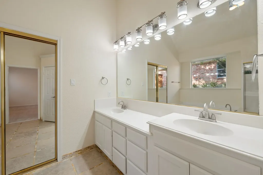 1718 Lake Bluff Drive Garland TX 75043