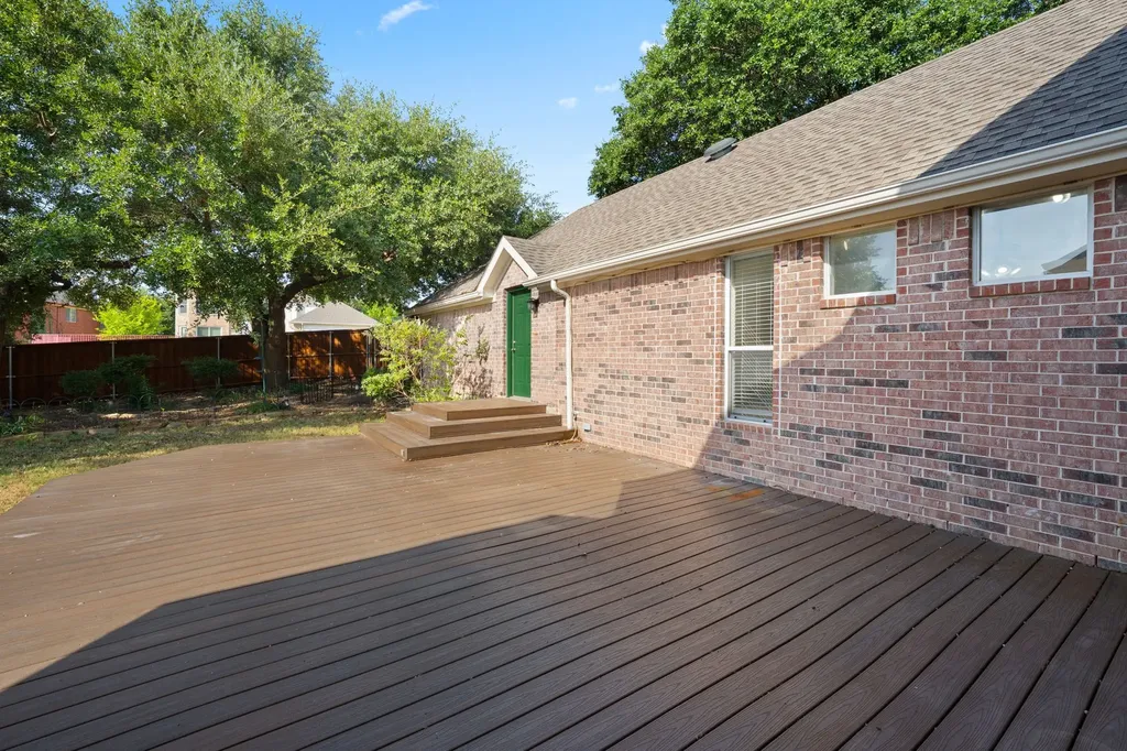 1718 Lake Bluff Drive Garland TX 75043