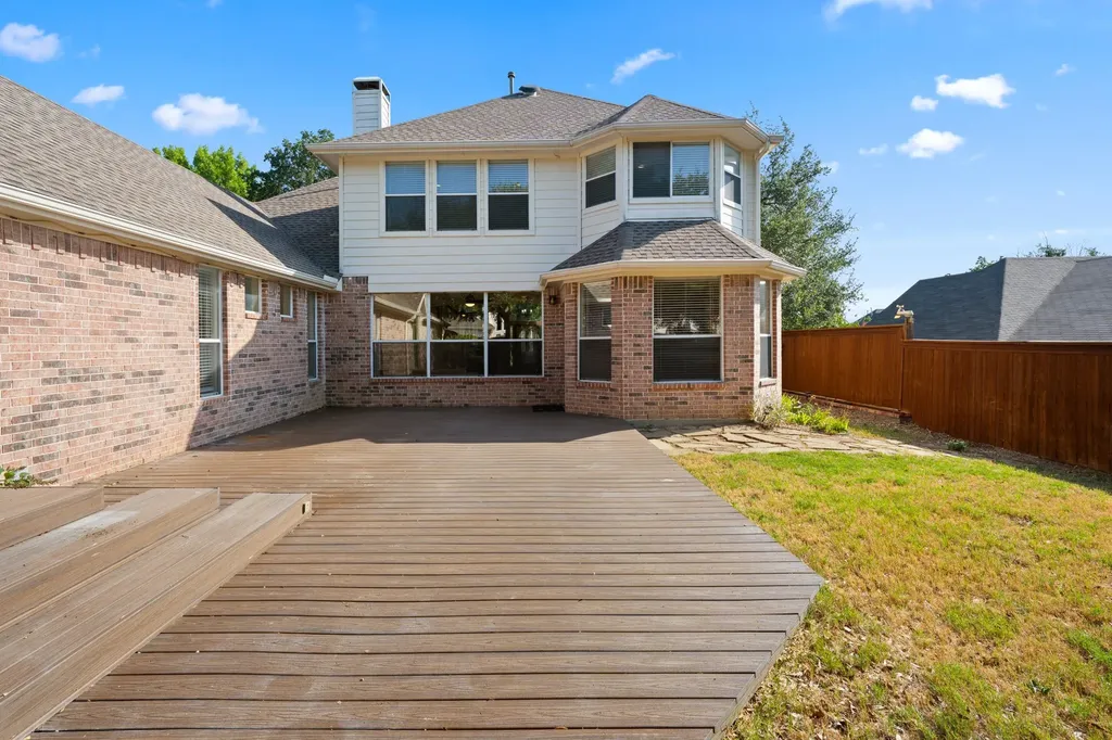 1718 Lake Bluff Drive Garland TX 75043