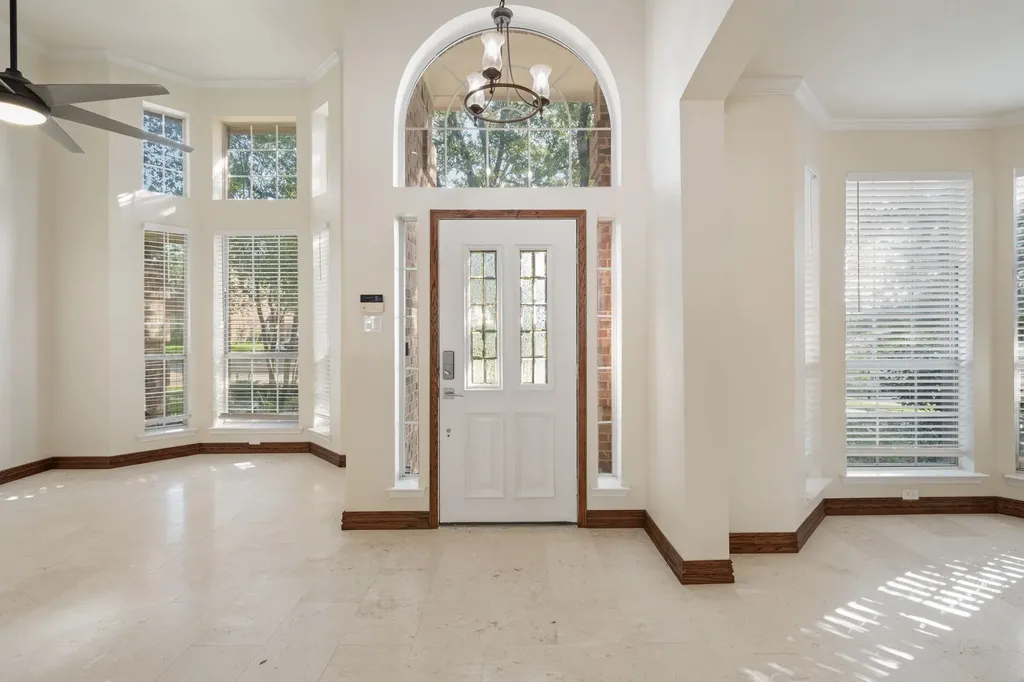 1718 Lake Bluff Drive Garland TX 75043