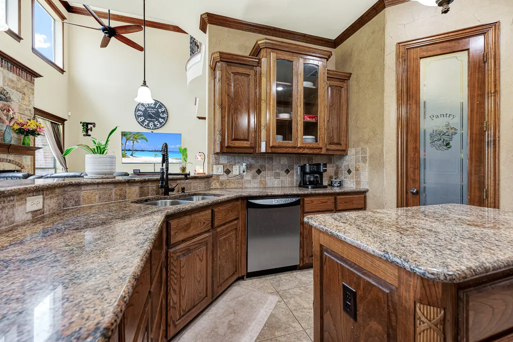 1132 Shadow Lakes Drive Wills Point TX 75169