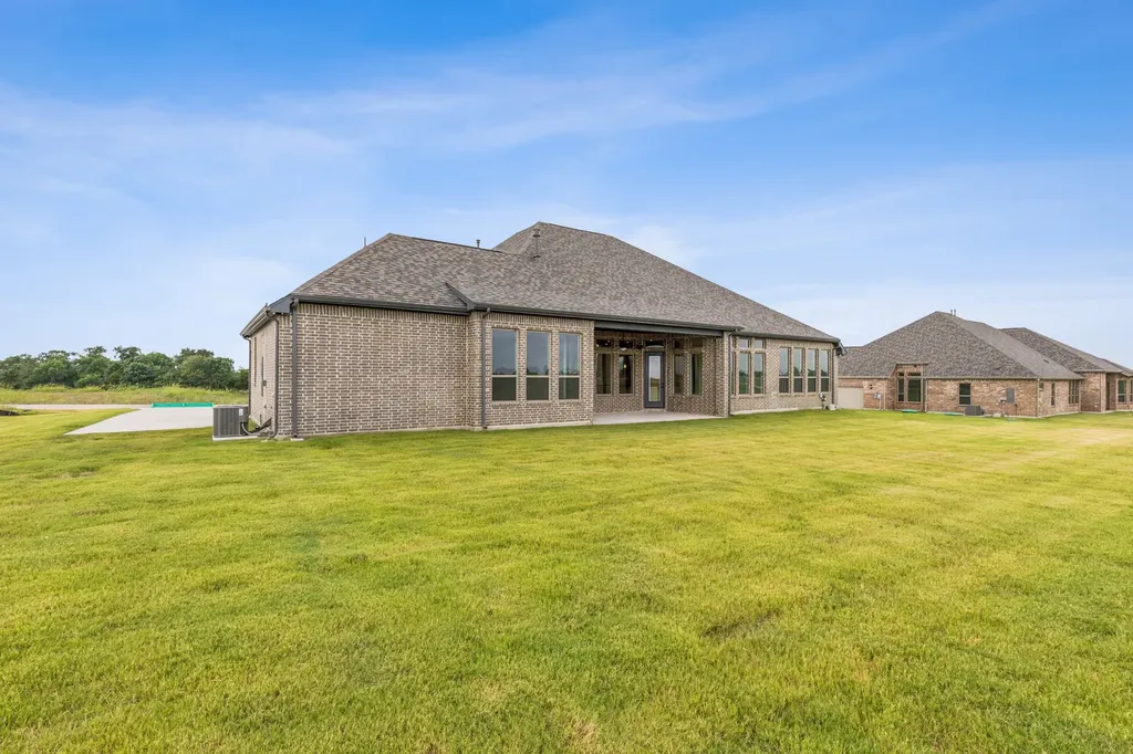 117 Swan Lake Drive Waxahachie TX 75165