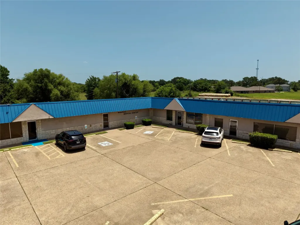 606 S Seven Points Boulevard Seven Points TX 75143