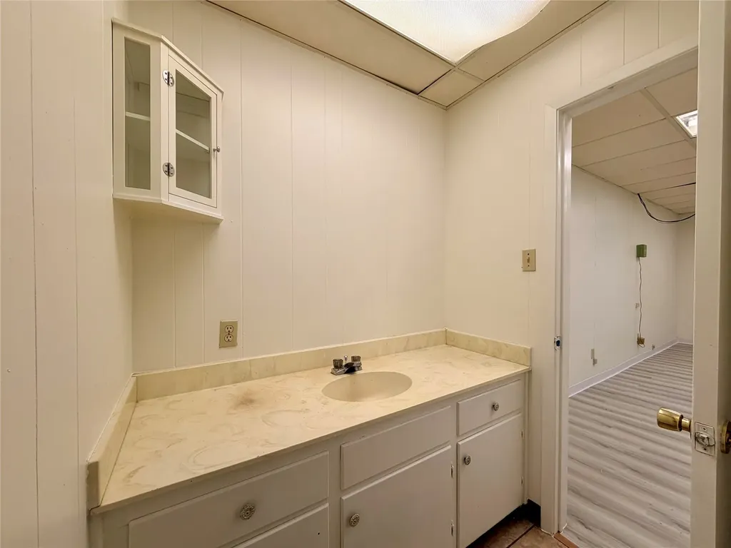606 S Seven Points Boulevard Seven Points TX 75143