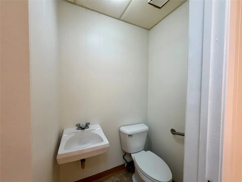 606 S Seven Points Boulevard Seven Points TX 75143