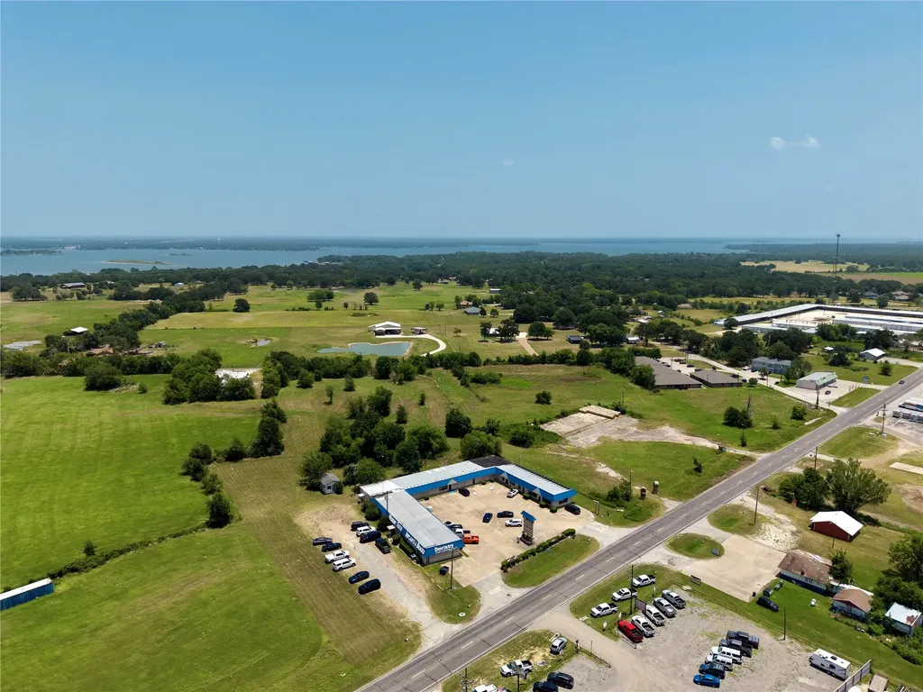 606 S Seven Points Boulevard Seven Points TX 75143