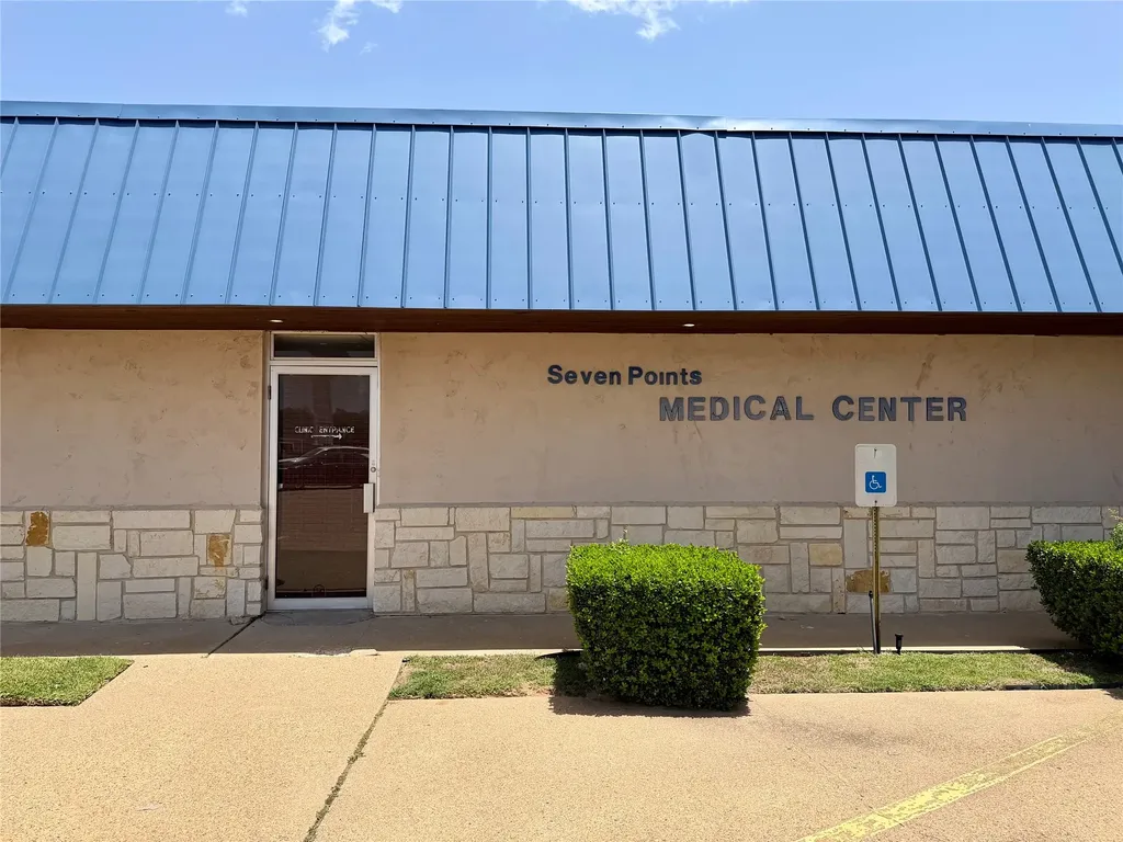 606 S Seven Points Boulevard Seven Points TX 75143
