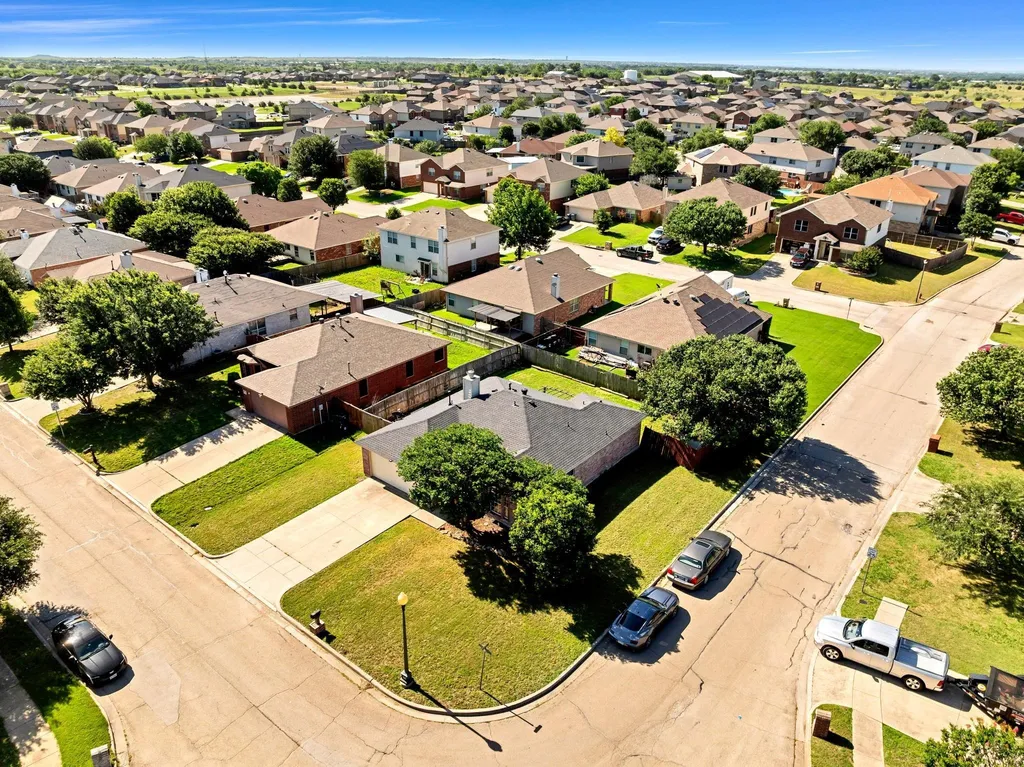 609 Lonestar Park Lane Ponder TX 76259