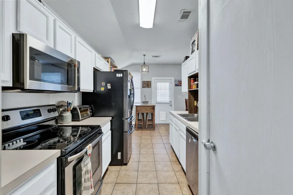 609 Lonestar Park Lane Ponder TX 76259
