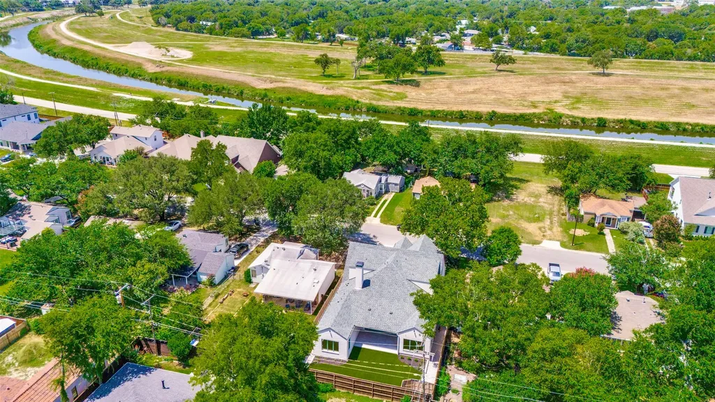 820 Edgefield Road Fort Worth TX 76107