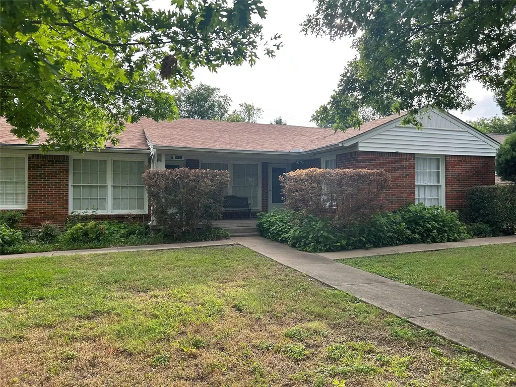 9428 Forest Hills Boulevard Dallas TX 75218