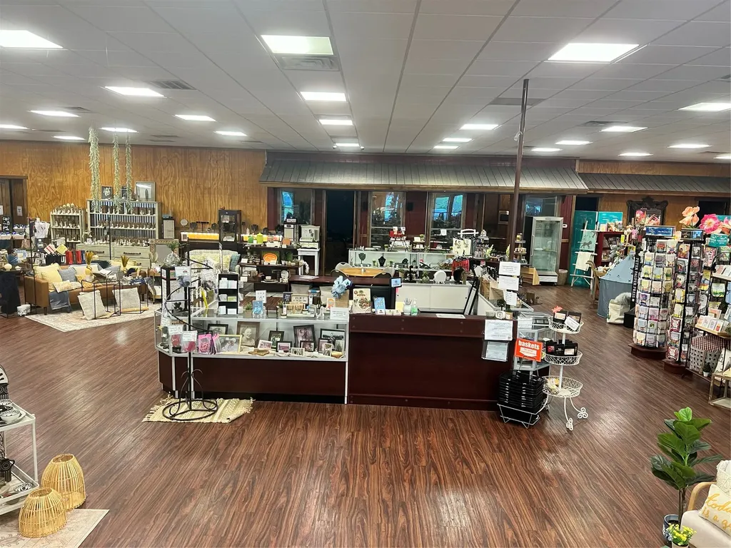 409, 407, 405 E Central Avenue Comanche TX 76442