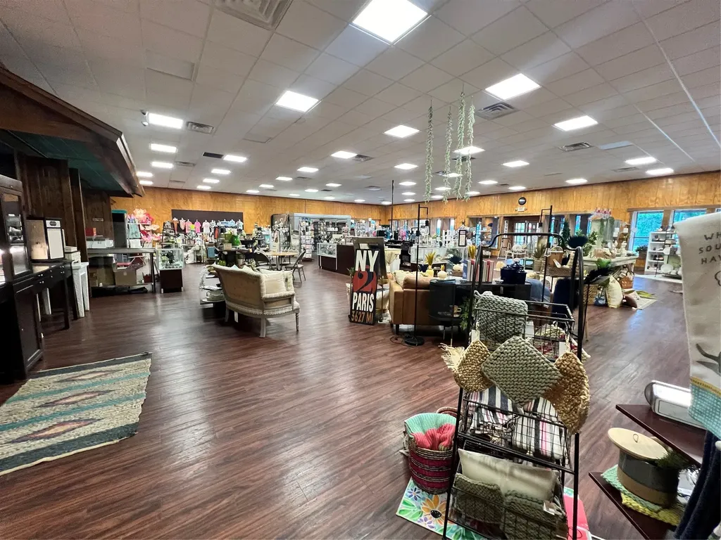 409, 407, 405 E Central Avenue Comanche TX 76442