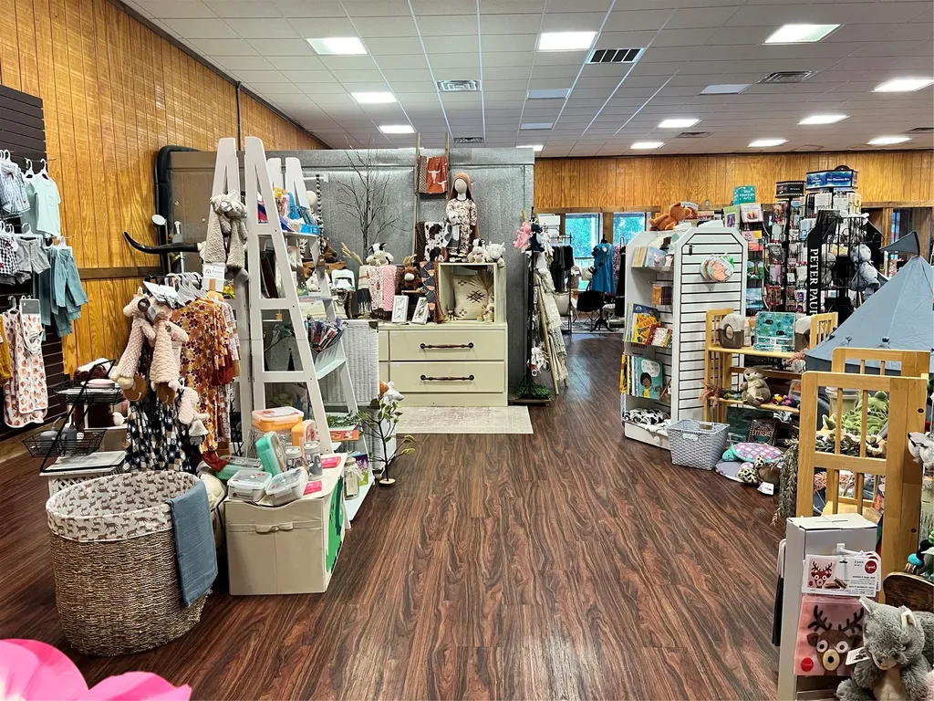 409, 407, 405 E Central Avenue Comanche TX 76442