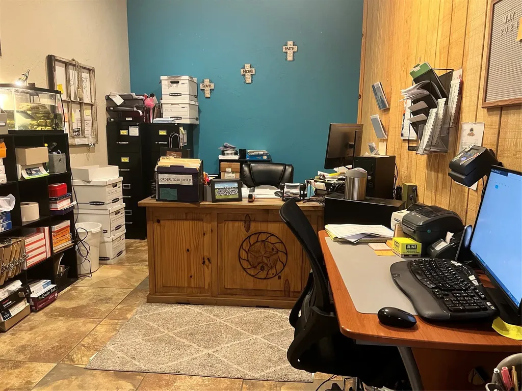 409, 407, 405 E Central Avenue Comanche TX 76442