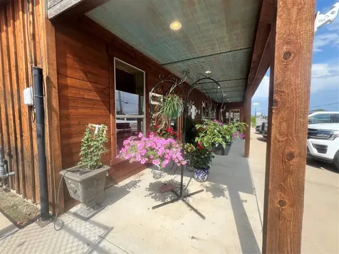 409, 407, 405 E Central Avenue Comanche TX 76442
